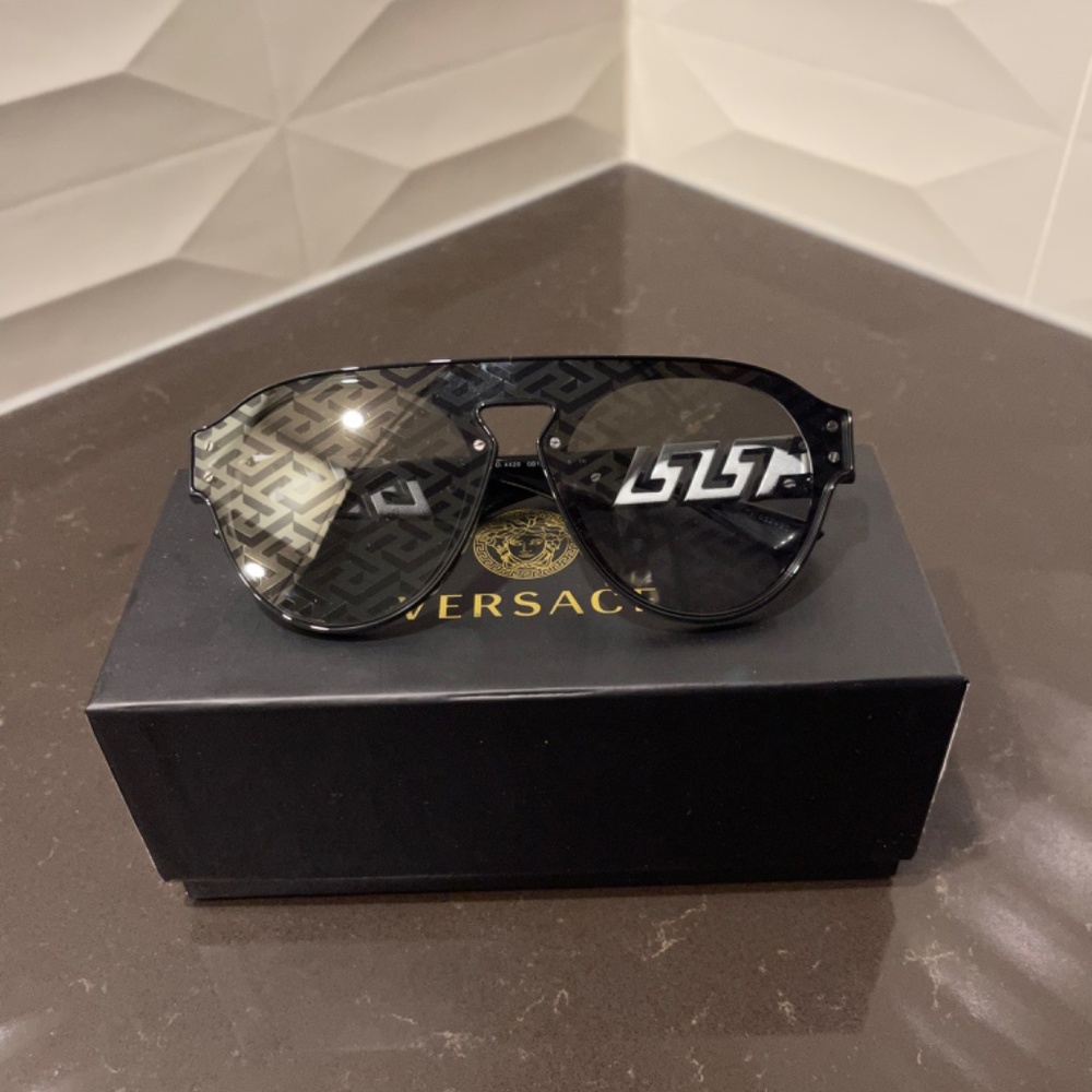 VERSACE LOGO MONOGRAM SUNGLASSES - Picture 2 of 14